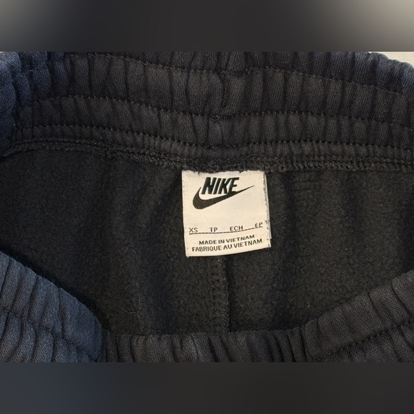 Nike Phoenix Fleece, Women's Mid-Rise Sweatpants
Size XS (0–2) - Picture 6 of 6
